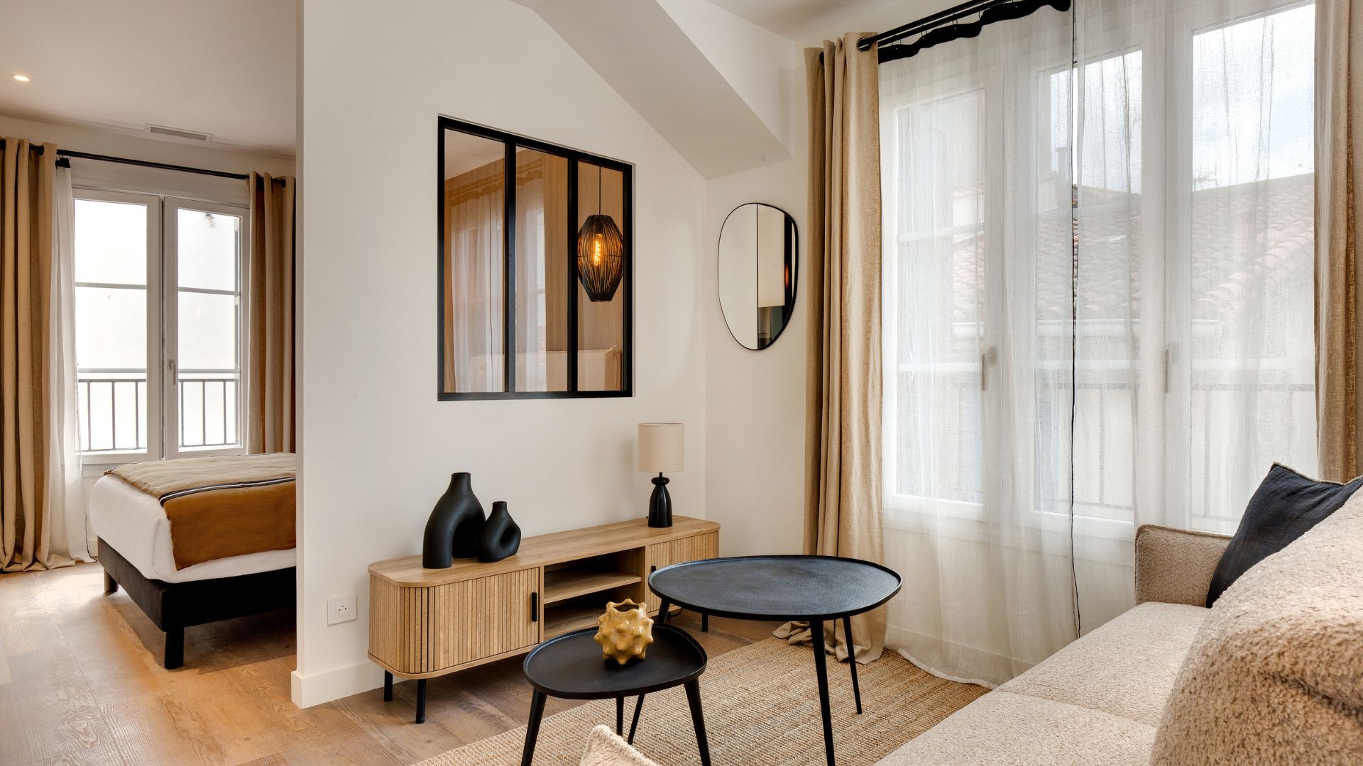 Rénovation appart hôtel Collioure avant après